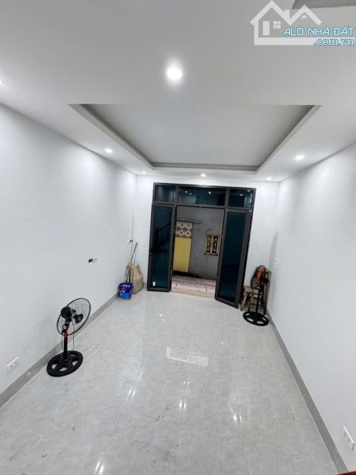 Bán nhà Bạch Mai 20/25m2, 5T, mt 3.7m lô góc, ngõ rộng, kinh doanh nhỏ. Giá 7.3 tỷ có TL