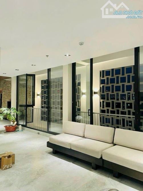 Bán CHDV ngay Emart Phan Văn Trị / DT: 12x24m / Hầm 6 tầng / Gía bán 42 tỷ - 3