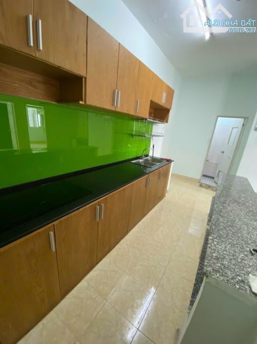 Cần cho thuê căn hộ chung cư 109 Nguyễn Biểu Phường 1 Quận 5, diện tích 55m2, 2 - 3