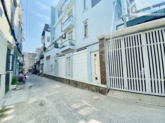 BÁN NHÀ 3 TẦNG ĐÚC XE HƠI ĐỂ TRONG SÂN TA22 QUẬN 12 GIÁ RẺ 5,95 TỶ DIỆN TÍCH 100M2 (4x25) - 3