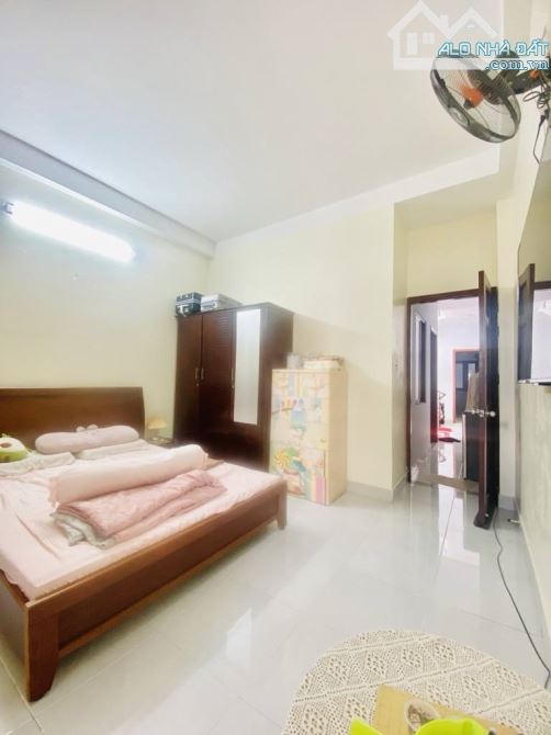 HẺM Ô TÔ 6M NGAY CHỢ TÂN HƯƠNG- QUẬN TÂN PHÚ - GẦN MẶT TIỀN- DT 4M X 20M- 4 TẦNG - 3