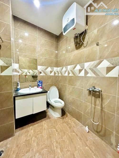 BÁN NHÀ MP ĐÊ LA THÀNH  - DÒNG TIỀN ỔN ĐỊNH - KINH DOANH ĐỈNH CAO - LÔ GÓC - 2 LỐI ĐI - 3