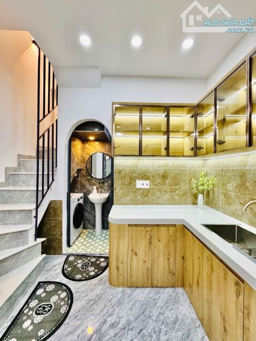 Bán nhà 4 tầng khu Lê Văn Sỹ - Huỳnh Văn Bánh, tặng nội thất, gần mặt tiền - nhỉnh 4 tỷ - 4