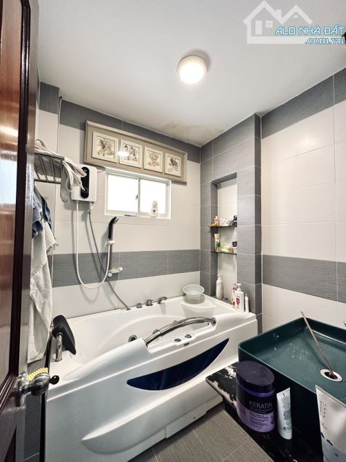 Bán nhà Ngô Tất Tố Bình Thạnh, giáp Q.1, 4 tầng, sổ đẹp, tài lộc, chỉ 6.x tỷ - 4