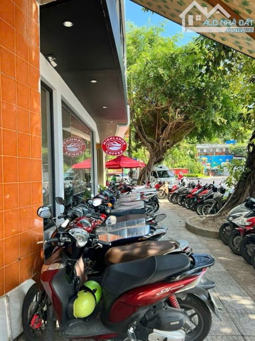 Bán nhà mặt tiền đường Phạm Văn Đồng giá chỉ hơn 8 tỉ - 4