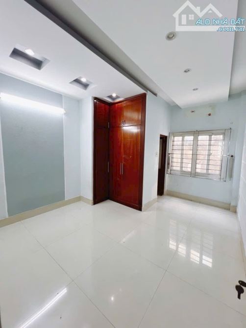 BÁN NHÀ MỚI ĐẸP 4 TẤM NHÀ TRỐNG HÌNH THẬT TẠI P4 HOÀNG DỆU SÁT MẶT TIỀN GIÁP Q1 GIÁ 7TỈ290 - 4