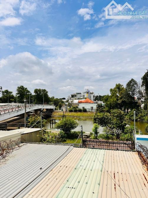 Nhà View Sông thoáng mát ( 4M x 15M ) 1 trệt 2 lầu sân oto Q12 - 4