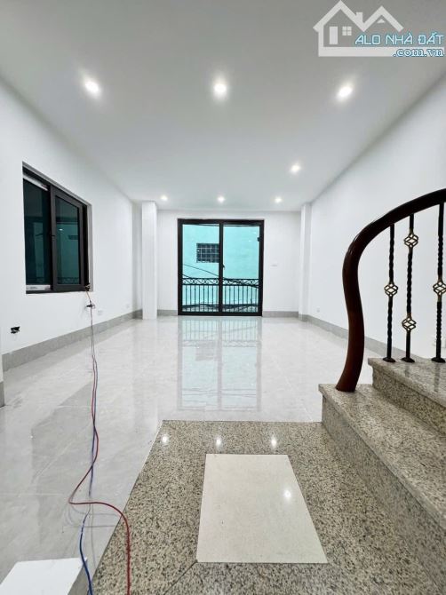 Bán nhà Bạch Mai 20/25m2, 5T, mt 3.7m lô góc, ngõ rộng, kinh doanh nhỏ. Giá 7.3 tỷ có TL