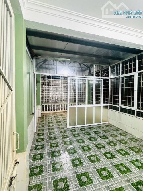 Bán Nhà Phố Trần Hưng Đạo - Gần Viện 108 - Tầm Nhìn Tương Lai - Gần Phố 40m Ra Đường Ô Tô - 4