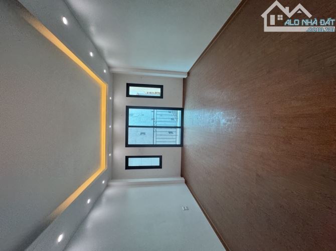Nhà HIẾM - Đại Cát Từ Liêm 32m2 - 5 tầng - oto Tránh - giá 6,5t - 4