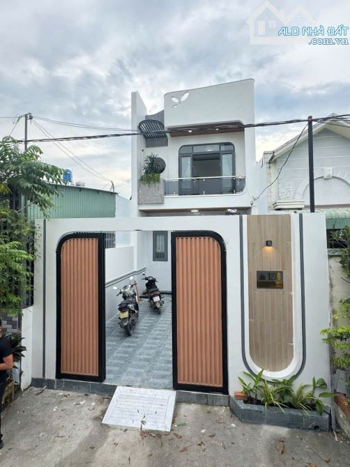Chỉ 2 tỷ 5. Cần bán nhà 1 trệt 1 lầu đúc sau lưng UBND xã Mỹ Hạnh Nam giáp Hóc Môn - 5