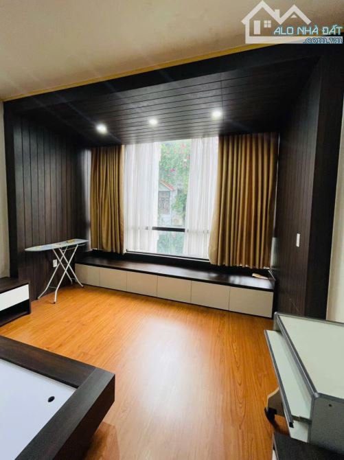 Bán Nhà Lê Hồng Phong . Đông Ngàn . Từ Sơn . dt 99.8m . mt 4m . hướng T . Giá 9 tỷ - 5