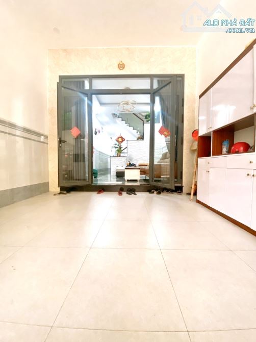 ĐỊNH CƯ BÁN GẤP - NGAY LÃ XUÂN OAI, LÊ VĂN VIỆT - Ô TÔ TRÁNH - 2 TẦNG 90M2 - NHỈNH 8 TY - 5