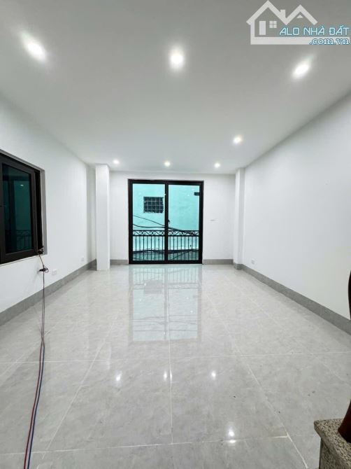 Bán nhà Bạch Mai 20/25m2, 5T, mt 3.7m lô góc, ngõ rộng, kinh doanh nhỏ. Giá 7.3 tỷ có TL