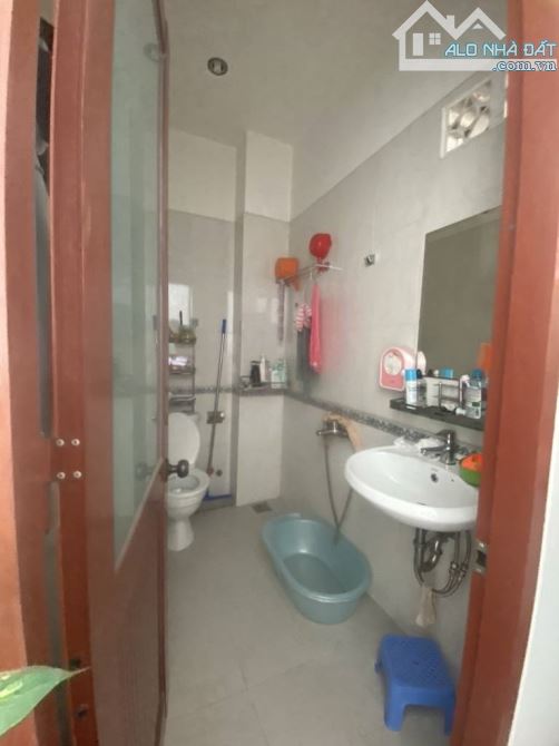 HẺM Ô TÔ 6M NGAY CHỢ TÂN HƯƠNG- QUẬN TÂN PHÚ - GẦN MẶT TIỀN- DT 4M X 20M- 4 TẦNG - 5