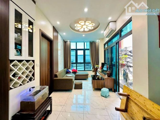 BÁN NHÀ MP ĐÊ LA THÀNH  - DÒNG TIỀN ỔN ĐỊNH - KINH DOANH ĐỈNH CAO - LÔ GÓC - 2 LỐI ĐI - 5