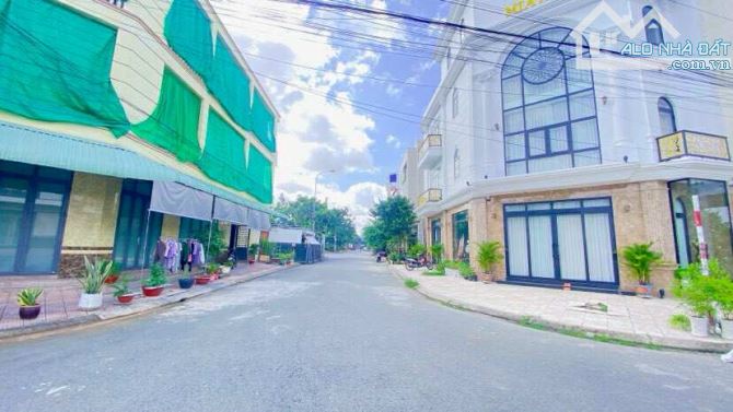 Bán đất 64 m2 đường số 11 khu dân cư đại học Y Dược - 6