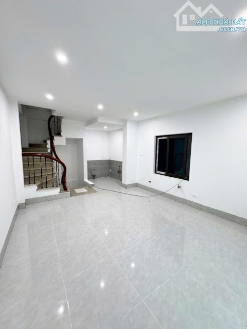 Bán nhà Bạch Mai 20/25m2, 5T, mt 3.7m lô góc, ngõ rộng, kinh doanh nhỏ. Giá 7.3 tỷ có TL