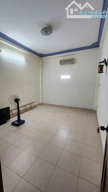 Nhà Phố 3 Tầng - Ngay Lý Phục Man - Quận 7 - 4x19 - Hẻm Xe Hơi - Nhỉnh 6 Tỷ - 8