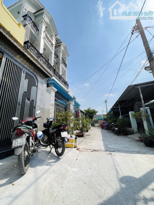 Nhà 1,5 Tầng FULL NỘI THẤT đường TL40 phường TL Q12 DT 73m2(4,5x17) hẻm 5m 💲 4,15 tỷ - 9