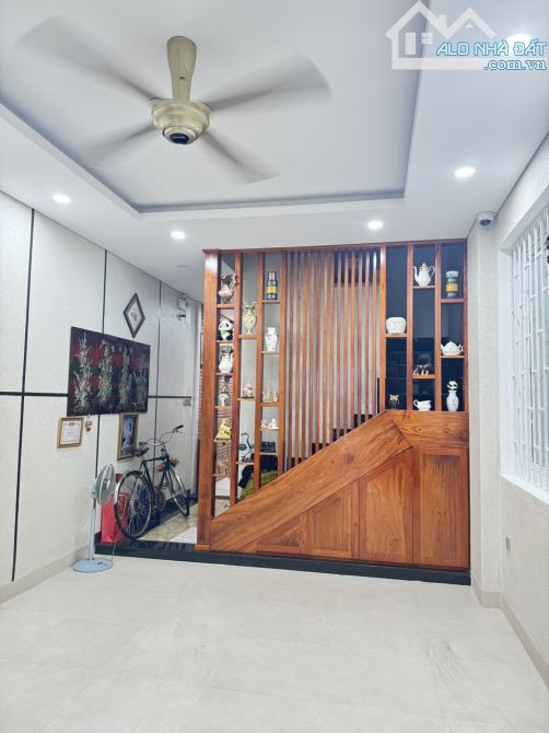 Bán Nhà MT Đường Nội Bộ Phạm Hùng - 4m x 18m - 72m.2- 3Lầu 4PN 5WC- F5 Q8