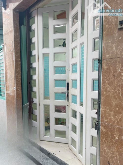 Bán nhà  Nguyễn Tri Phương, Q10 – 2 Tầng, 3 Mặt Hẻm, Giá Rẻ Bất Ngờ!Chỉ nhỉnh 5 tỷ - 1