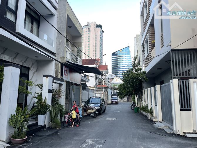 Bán Nhà Ô Tô, Tô Hiến Thành, Biển Mỹ Khê, 40m2, 3 Tầng, nhỉnh 4 tỷ