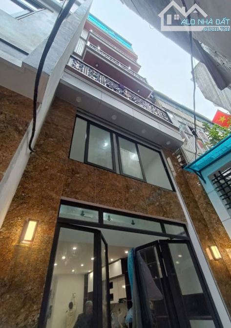 15 tỷ, 45m2, 5 tầng, vip HBT, ô tô tránh, vỉa hè ,10m ra mặt phố KD, dân xây, 2 mặt  ngõ