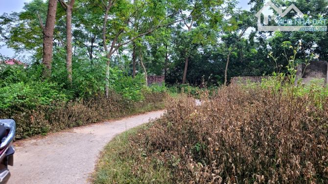 Bán lô góc thôn Trung Phú Danh Thắng DT 122 m² mt 6m giá chỉ 950tr