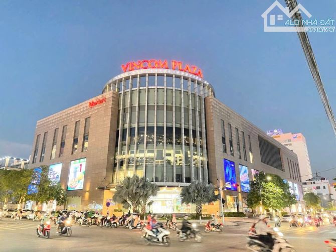 Bán Gấp..5,5 tỷ. Nhà 1T1L đẹp góc 2MT xây tâm huyết P. Tam Hoà. 6x22m. Đường 7m.