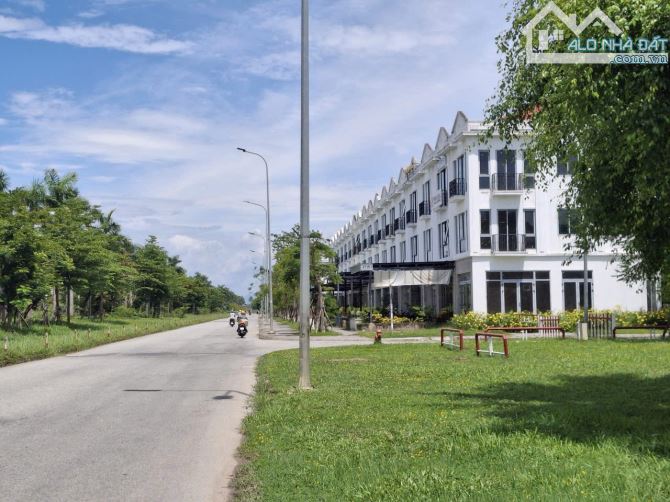 Bán căn góc 3 MẶT TIỀN ĐƯỜNG tại SHOPHOUSE ROYAL PARK HUẾ - Đối diện ECO GARDEN _ Chỉ 7,xx
