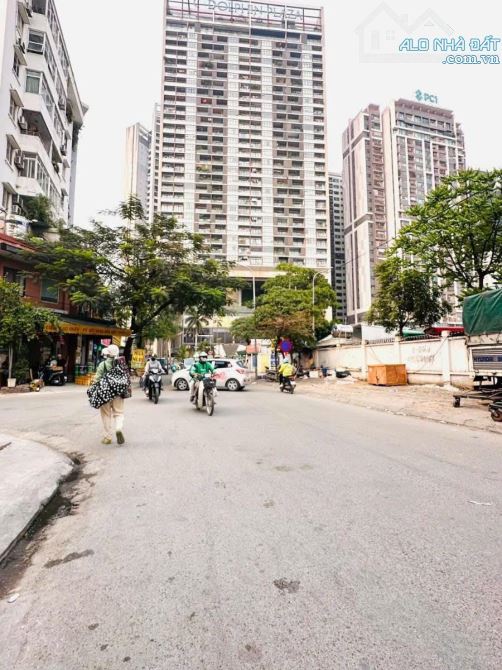 BÁN NHÀ PHÂN LÔ MỸ ĐÌNH NGÕ 1 NGUYỄN HOÀNG 100m MT 5m 6 TẦNG THANG MÁY XỊN 45 TỶ