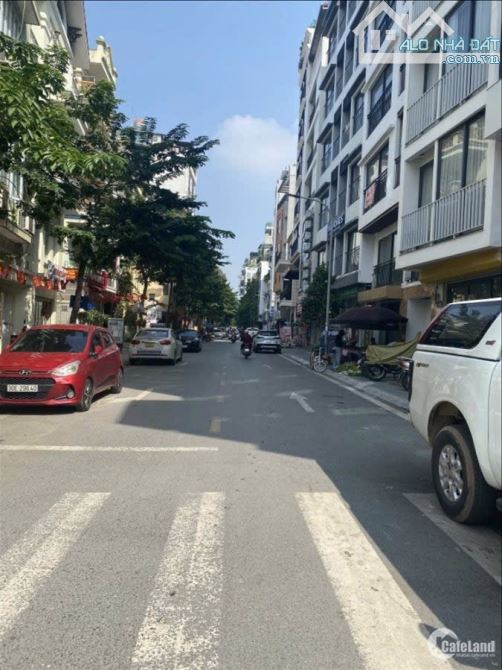 BÁN TOÀ APARTMENT HỖN HỢP MẶT PHỐ VÕNG THỊ-DT 102M2 MT 5.6M-GIÁ 51.9 TỶ