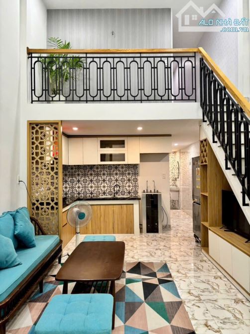 Nhà mê lửng kiệt Nguyễn Phước Nguyên, nhà full nội thất, sổ vuông vức. Giá : 2tỷ780 TL