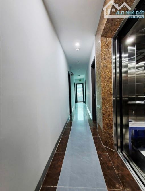 Bán Toà nhà CC Phạm Văn Đồng , dt 155 m2, 8t, mt 10m. Gia bans 41.5 tỷ Bắc từ Liêm.