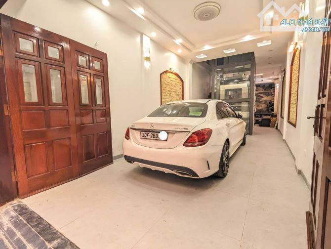 Phân lô Hoàng Văn Thái, 7 tầng thang máy, Ô tô vào nhà, DT 65m2, MT 4m, Giá 23.6 tỷ