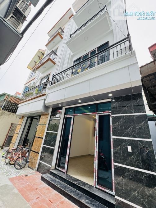 Bán nhà Ngã ba Ngọc Hồi 58m2 4 tầng ĐẸP ngõ 2,5m Ô tô gần Quanh 6 tỷ