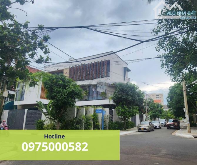 BÁN BIỆT THỰ PHƯƠNG NAM (DT: 204M2) + GẦN BIỂN BÃI SAU + GIÁ TỐT NHẤT KHU VỰC CHỈ 22 TỶ TL