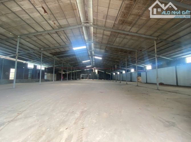 XT453 Cho thuê xưởng sx hoặc kho chứa hàng thuộc cụm cn Tân An 2500 m2  ------------------