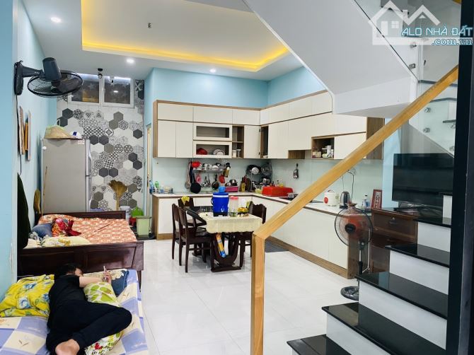 NHÀ NGỢP 3 TẦNG BÌNH TRƯNG TÂY Q2 CHỈ 7TỶ5