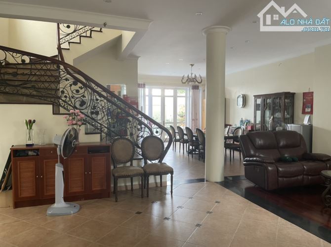 CẦN TIỀN BÁN GẤP. BIỆT THỰ LINH ĐÀM, Ô TÔ TRÁNH, CHO THUÊ, 308M, 64.5 TỶ