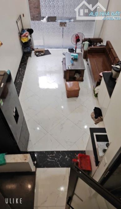 Bán nhà Nguyễn Văn Cừ dân xây 4 tầng ngõ thông ô tô đỗ
