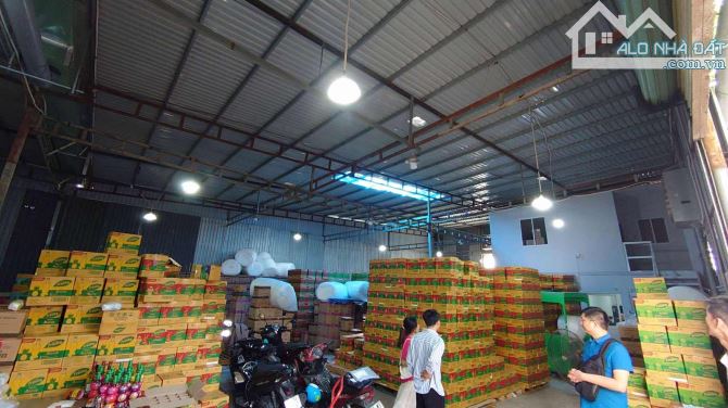 Cho thuê kho dương đình hội hẻm 6m xe tải lớn vô tới.sát gần mặt tiền 340m2 kho đẹp