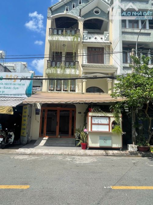 Hiếm! Bán nhà MTKD Nguyễn Hồng Đào - 4.1x17m - Trệt, 3 lầu. Giá: 16.5 tỷ tl