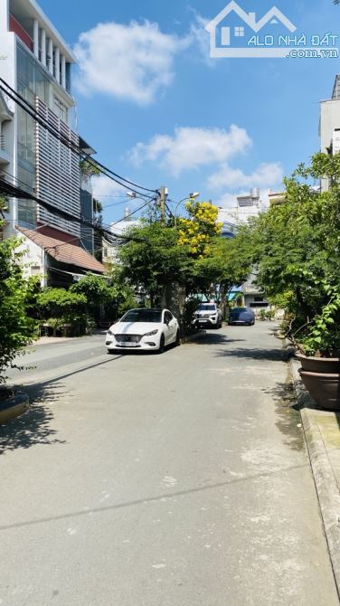 🏠Bán Nhà, Đường Lạc Long Quân giá 13Tỷ