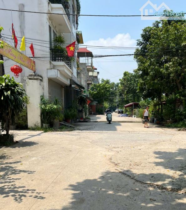THỤY PHƯƠNG – KHU PHÂN LÔ - Ô TÔ ĐỖ CỬA VÀO NHÀ -LÔ GÓC 3 THOÁNG.