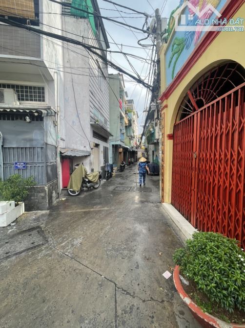 Bán nhà quận 4, 2 tầng nhỉnh 2 tỷ