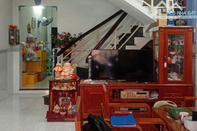 Bán nhà hẻm 3m, Lạc Long Quân, Tân Bình, 59.3 m² (4m x 15m), 4 phòng - Giá 7.99 tỷ TL