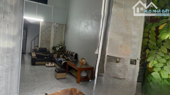 Bán nhà Tân Khai, Hoàng Mai, 1 tầng x 33m2, mặt tiền 3.3m ô tô đỗ cửa