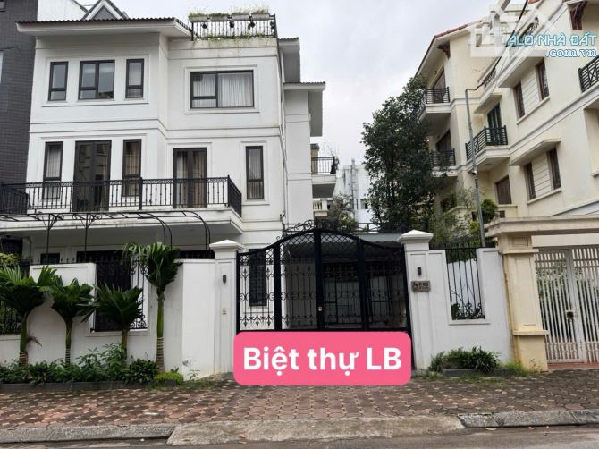 CẦN BÁN BIỆTTHỰ LIỀN KỀ THỰ SÀI ĐỒNG LONG BIÊN HÀ NỘI.
